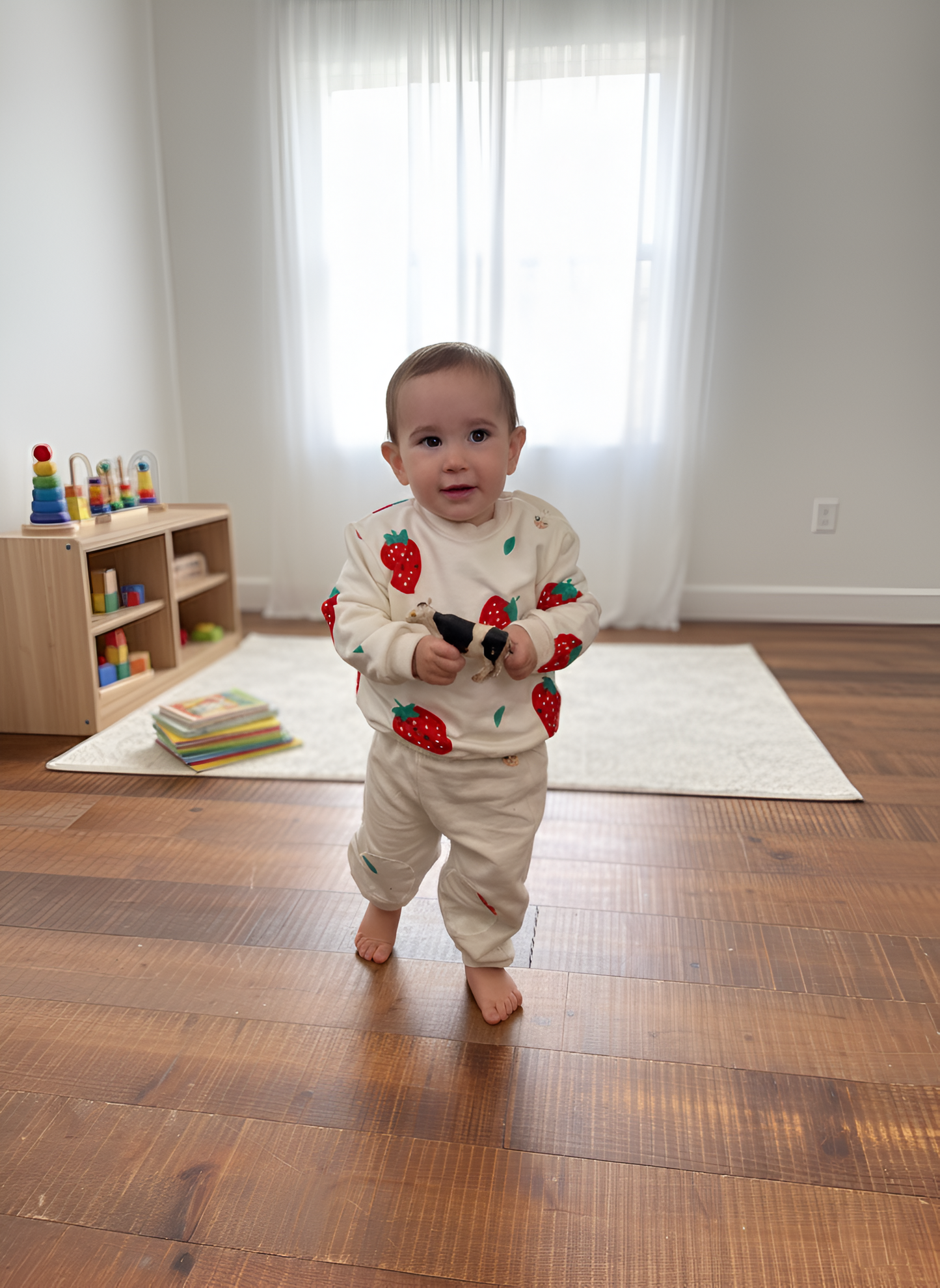 Pantalone lungo in cotone biologico felpato con toppe – Color Panna con toppe con le fragole