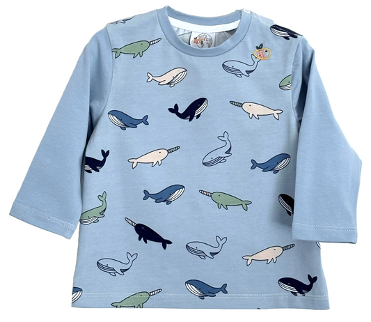 Maglietta a manica lunga in cotone biologico – Azzurra con fantasia Cetacei