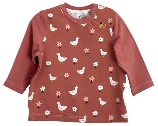 Maglietta a manica lunga in cotone biologico – Malva con fantasia Papere